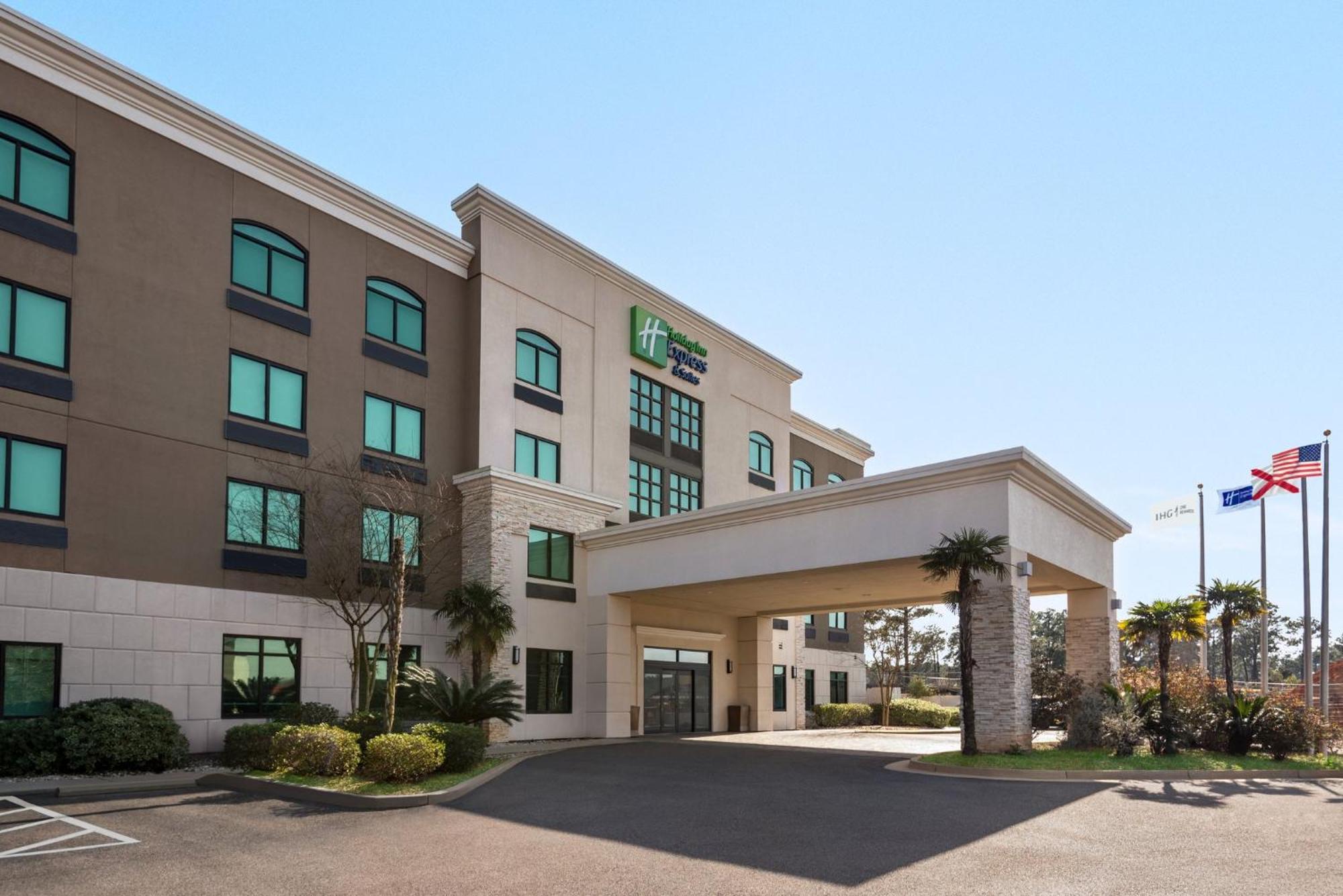 Holiday Inn Express & Suites Mobile West I-10 By Ihg Tillmans Corner Exterior photo